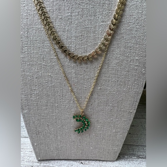 Elegant Cubic Zirconia Leaf Pendant Necklace Set - Classic Leaf Necklace - Picture 15 of 17